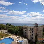 Aparthotel Apart Hills *