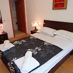 Aparthotel Apart Hills *