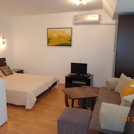 Apart Hills Apartmanhotel